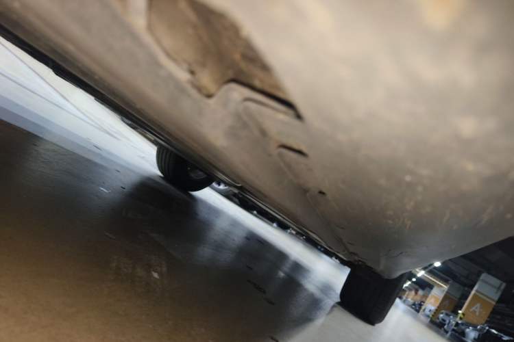 Used BMW X5 2013 xDrive35i U.S. specification Chassis Front Left