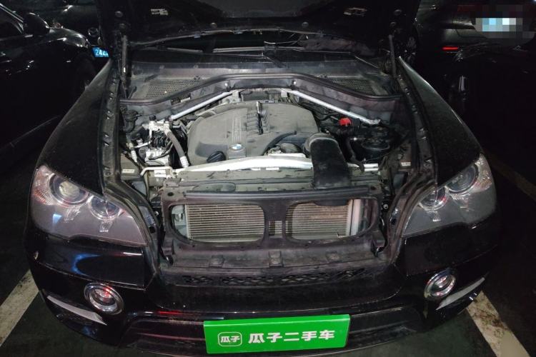 Used BMW X5 2013 xDrive35i Middle East version Engine Bay