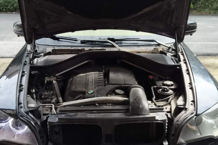 Used BMW X5 2013 xDrive35i Leading Model Engine Bay