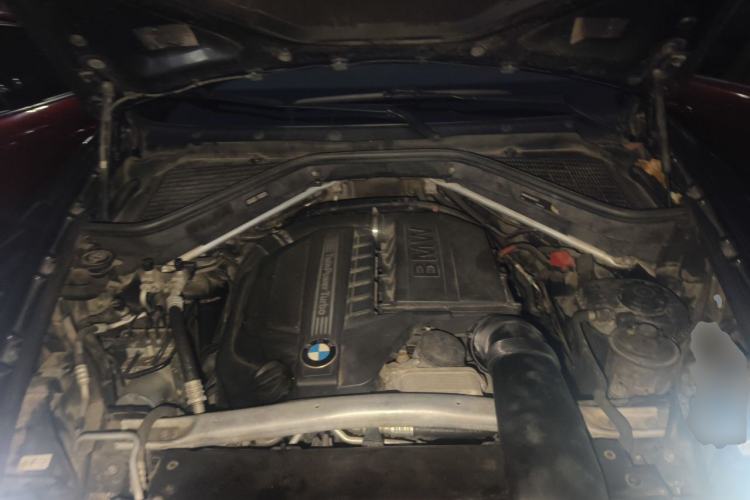 Used BMW X5 2013 xDrive35i Leading Model Engine Bay