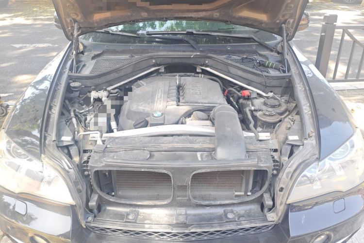 Used BMW X5 2013 xDrive35i Luxury Edition Engine Bay