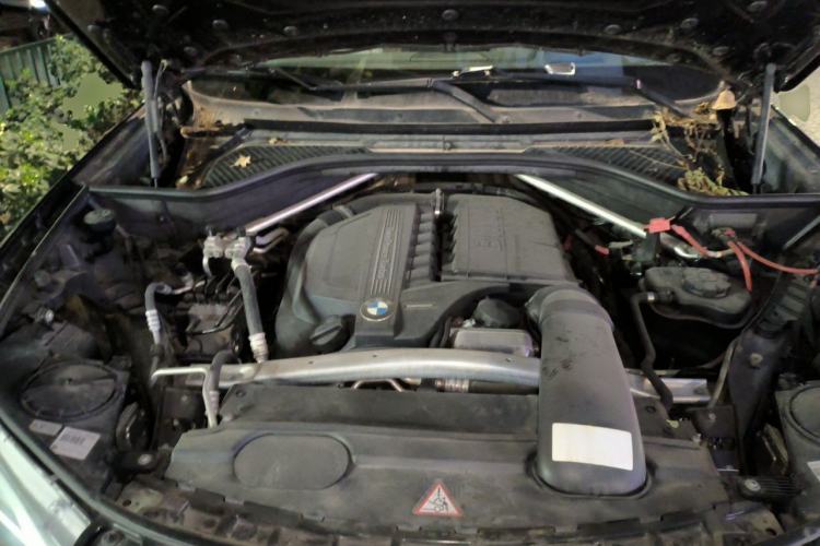 Used BMW X5  Engine Bay