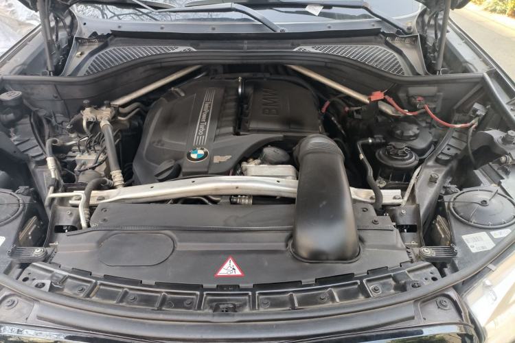 Used BMW X5 2013 xDrive35i Luxury Edition Engine Bay