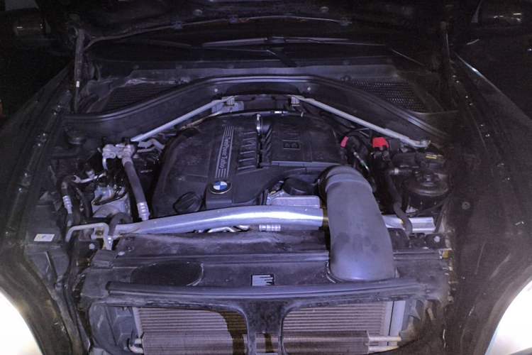 Used BMW X5 2013 xDrive35i Leading Model Engine Bay