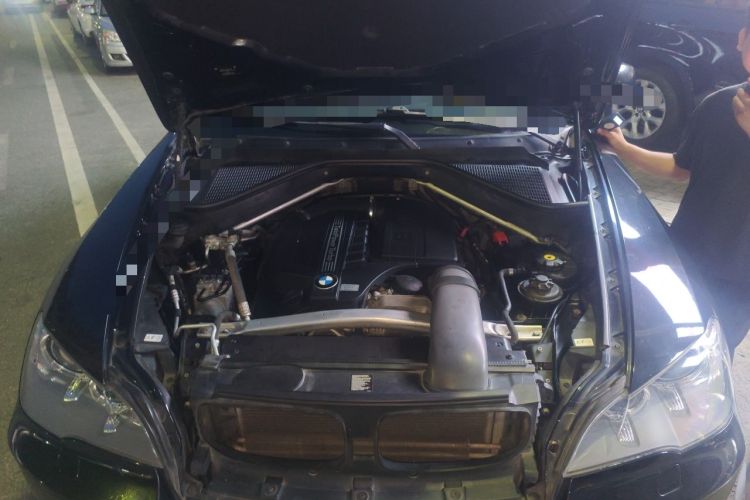 Used BMW X5 2013 xDrive35i Luxury Model Engine Bay