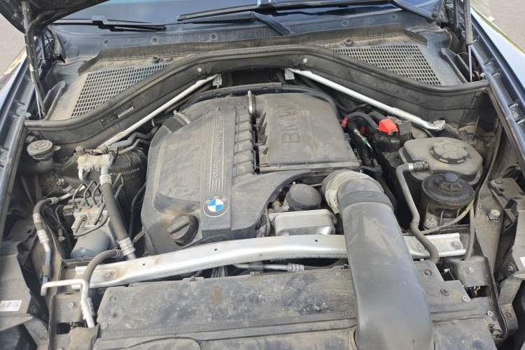 Used BMW X5 2013 xDrive35i Leading Model Engine Bay