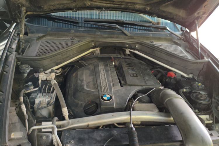 Used BMW X5 2013 xDrive35i Leading Model Engine Bay