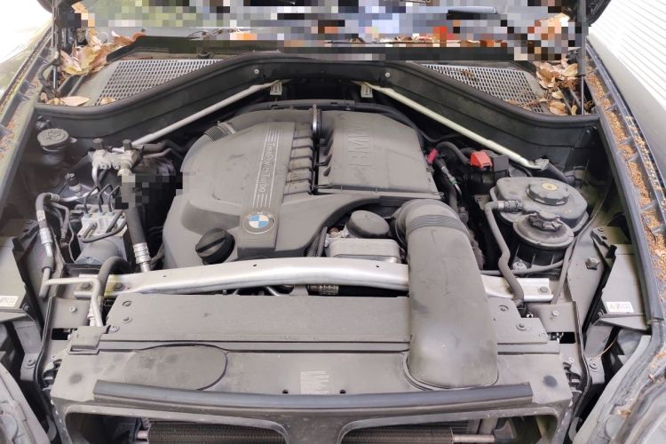 Used BMW X5 2013 xDrive35i Leading Model Engine Bay