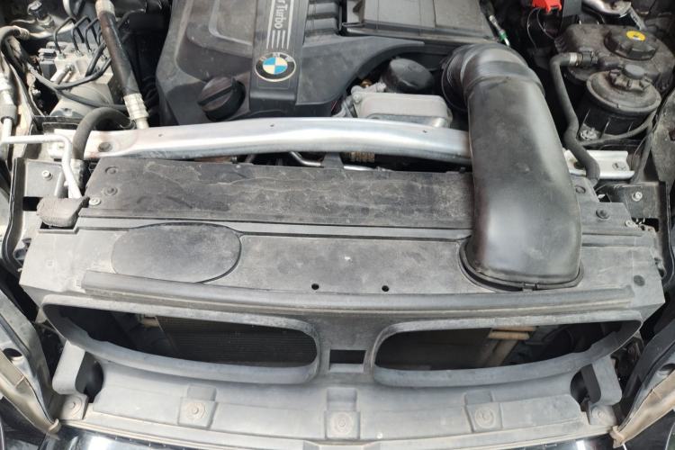 Used BMW X5  Engine Bay