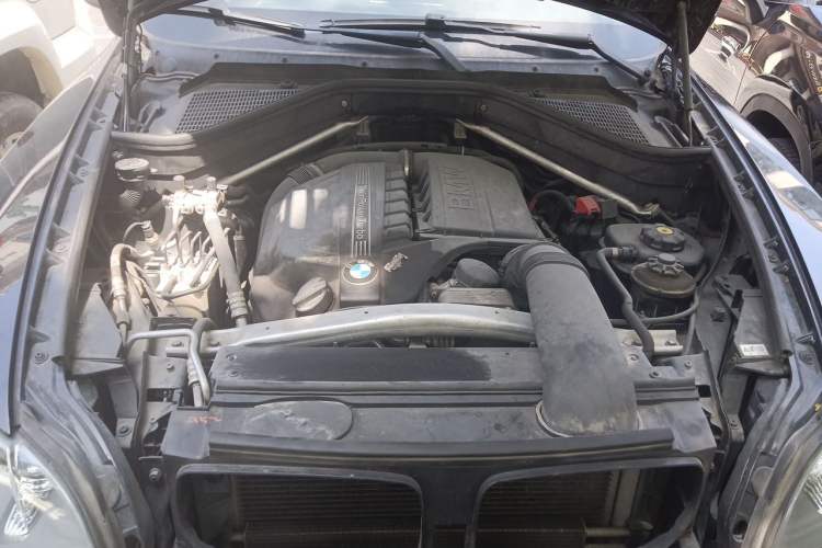 Used BMW X5 2013 xDrive35i Leading Model Engine Bay