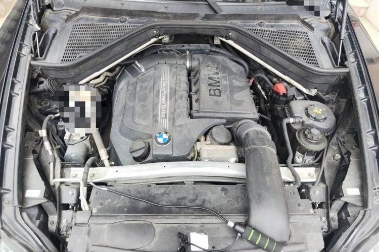 Used BMW X5 2013 xDrive35i Leading Model Engine Bay