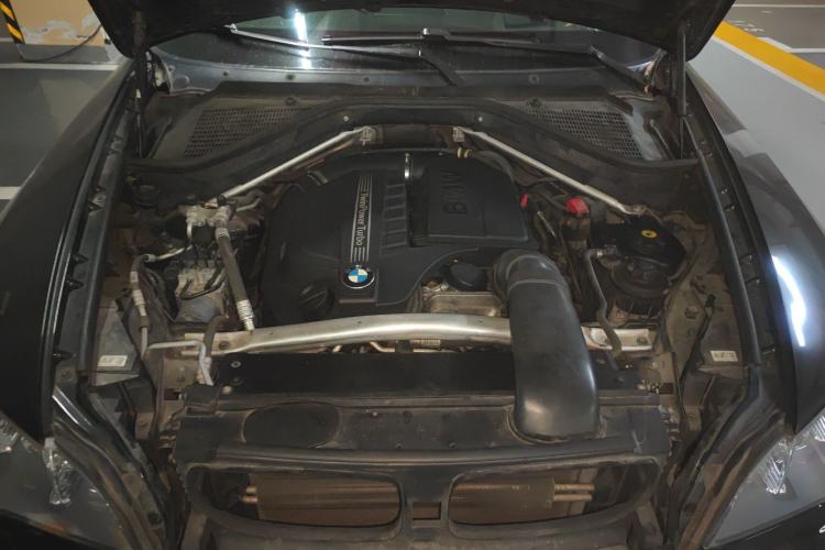Used BMW X5 2013 xDrive35i Luxury Edition Engine Bay