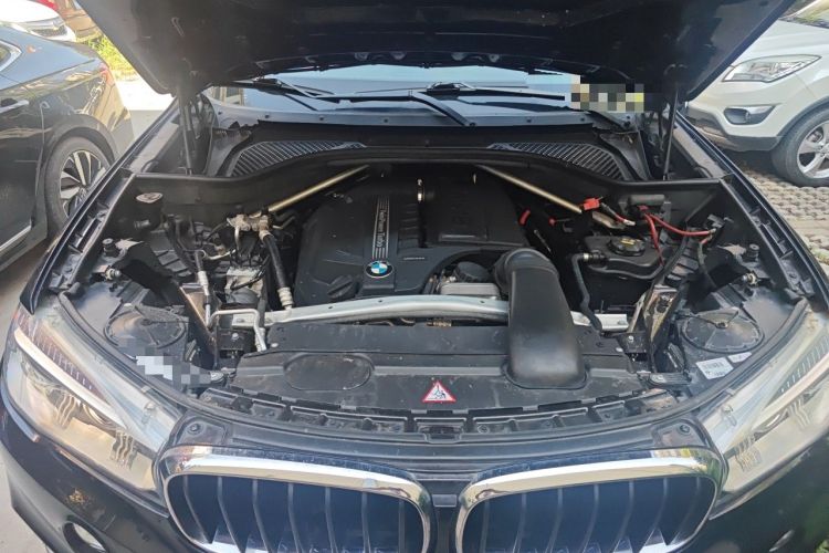 Used BMW X5 2013 xDrive35i U.S. specification Engine Bay