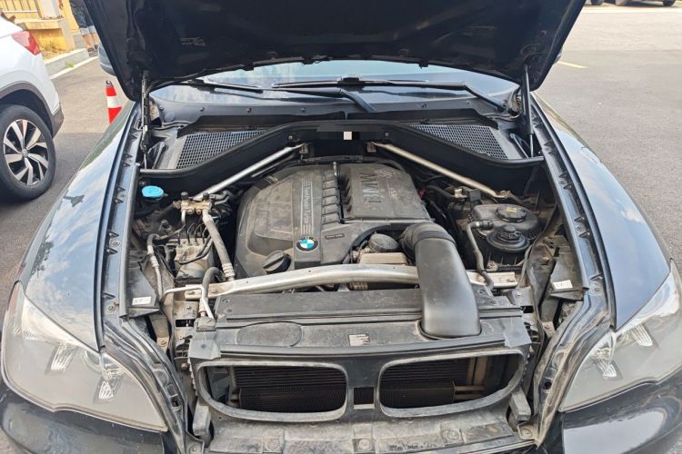 Used BMW X5 2013 xDrive35i Leading Model Engine Bay