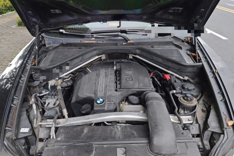 Used BMW X5 2013 xDrive35i U.S. specification Engine Bay
