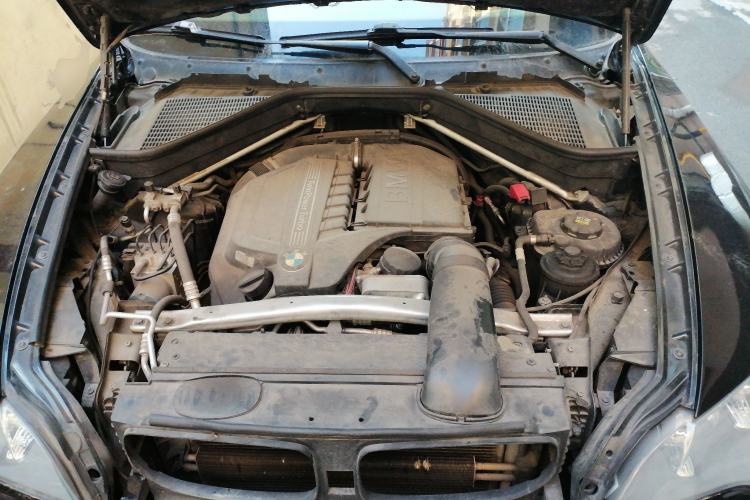 Used BMW X5 2013 xDrive35i Leading Model Engine Bay