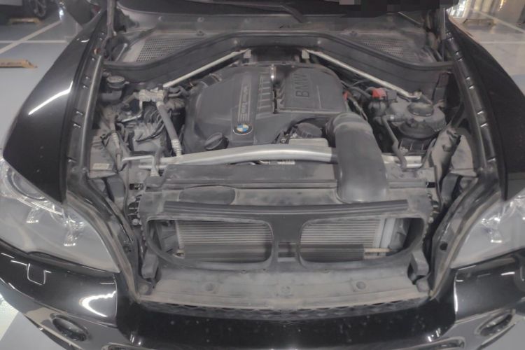 Used BMW X5 2013 xDrive35i Luxury Edition Engine Bay