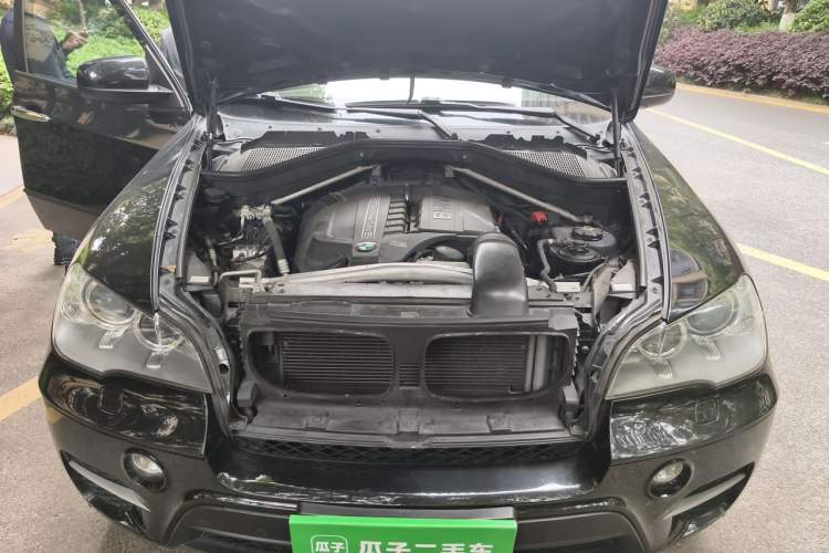 Used BMW X5 2013 xDrive35i Leading Model Engine Bay