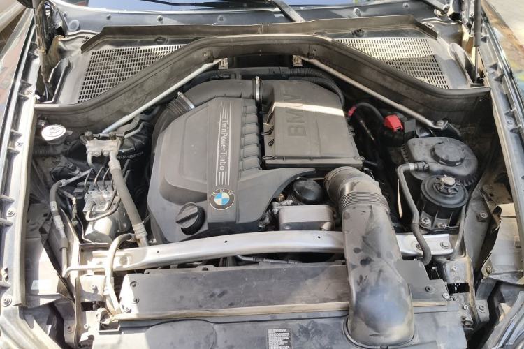 Used BMW X5 2013 xDrive35i Leading Model Engine Bay