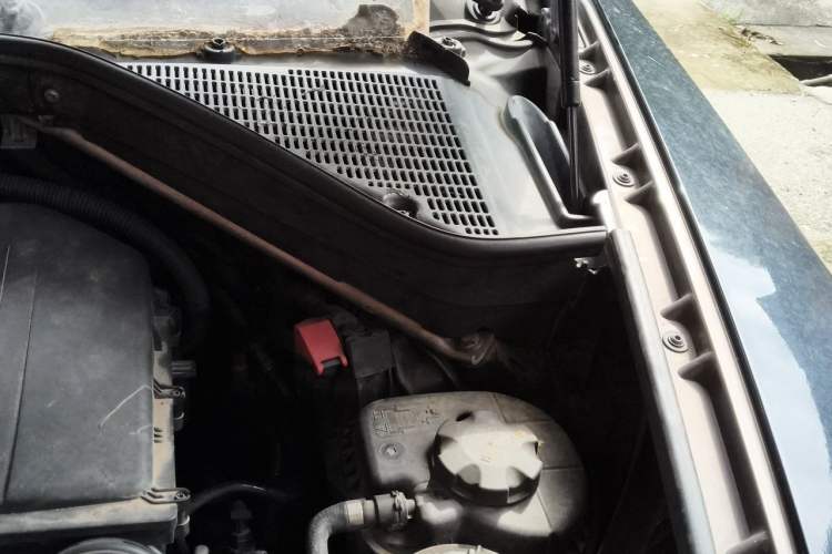 Used BMW X5 2013 xDrive35i Leading Model Engine Bay Left