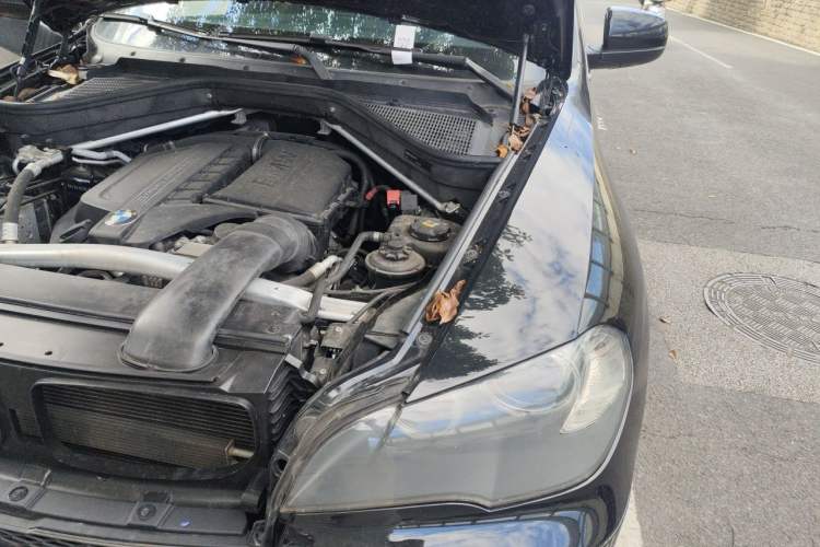 Used BMW X5 2013 xDrive35i Leading Model Engine Bay Left