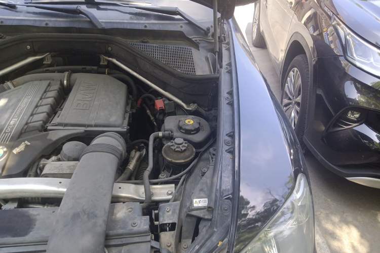 Used BMW X5 2013 xDrive35i Leading Model Engine Bay Left
