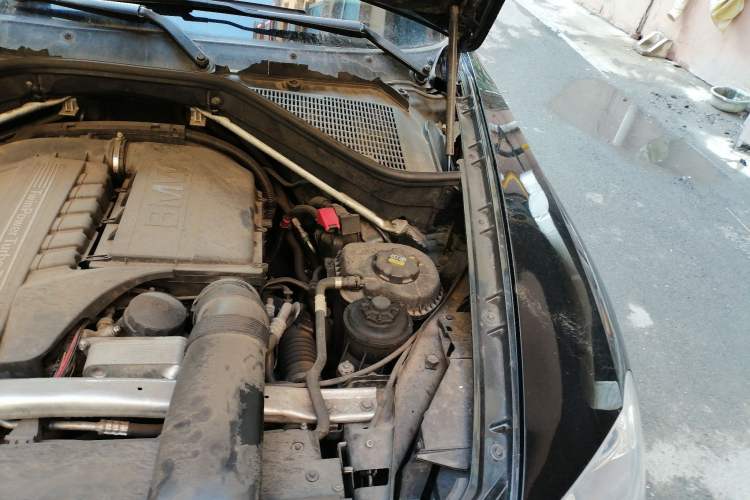 Used BMW X5 2013 xDrive35i Leading Model Engine Bay Left