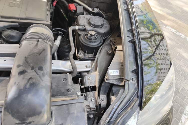 Used BMW X5 2013 xDrive35i Leading Model Engine Bay Left