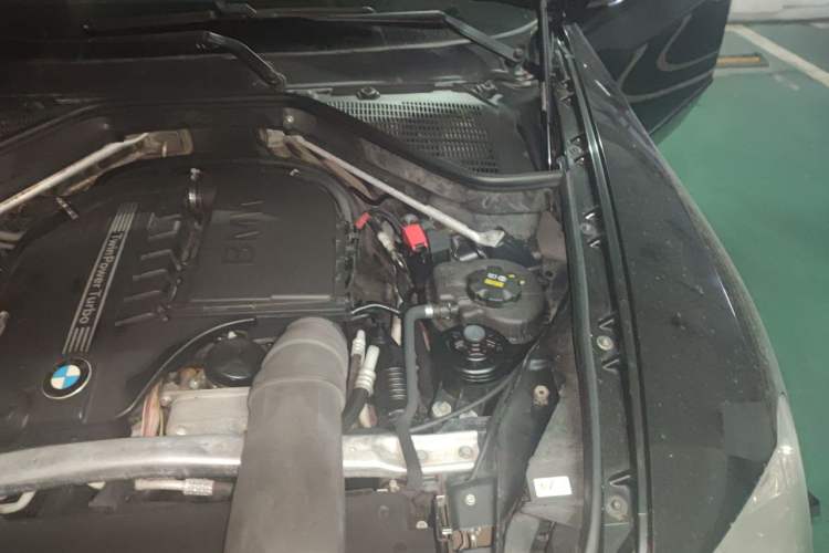 Used BMW X5 2013 xDrive35i Leading Model Engine Bay Left