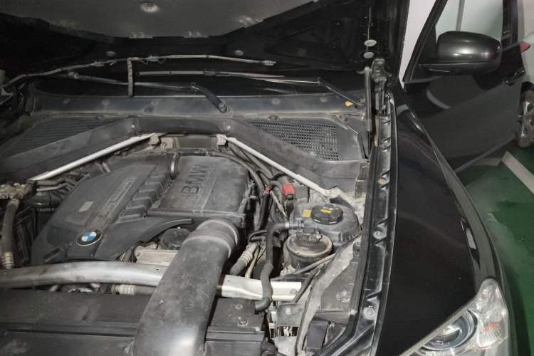Used BMW X5 2013 xDrive35i Leading Model Engine Bay Left