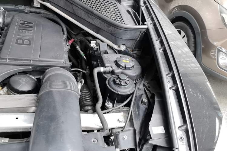 Used BMW X5 2013 xDrive35i Leading Model Engine Bay Left