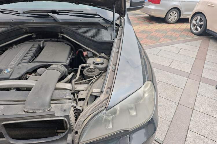 Used BMW X5 2013 xDrive35i Leading Model Engine Bay Left