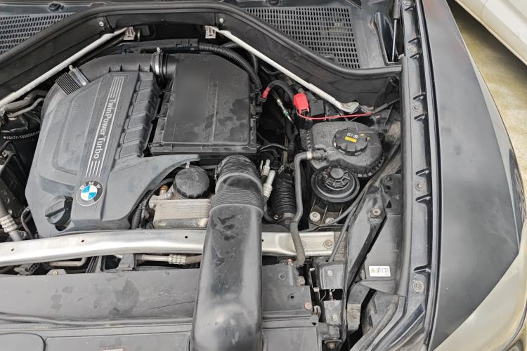 Used BMW X5 2013 xDrive35i Luxury Edition Engine Bay Left