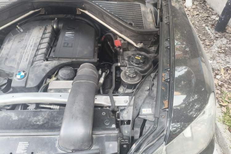 Used BMW X5 2013 xDrive35i Leading Model Engine Bay Left