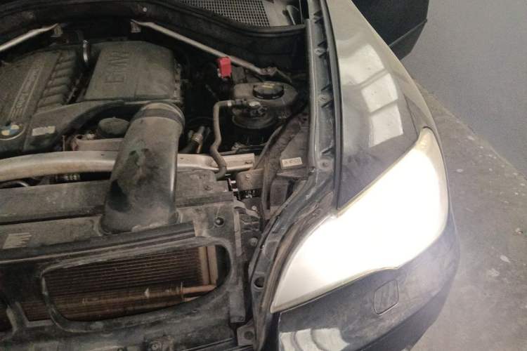 Used BMW X5 2013 xDrive35i Luxury Model Engine Bay Left