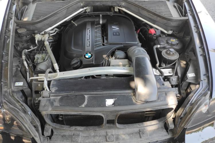 Used BMW X5 2013 xDrive35i Leading Model Engine Bay