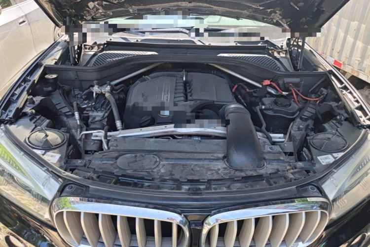 Used BMW X5  Engine Bay