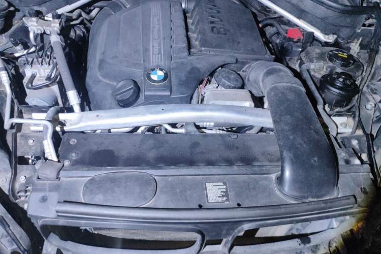 Used BMW X5 2013 xDrive35i Leading Model Engine Bay