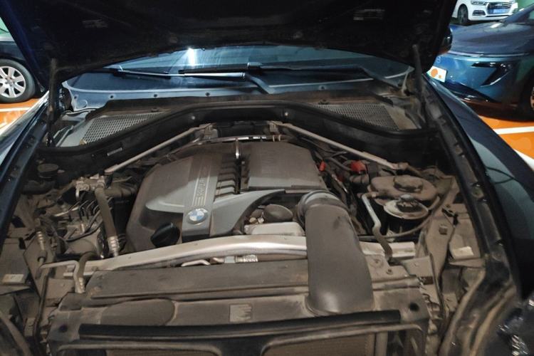 Used BMW X5  Engine Bay
