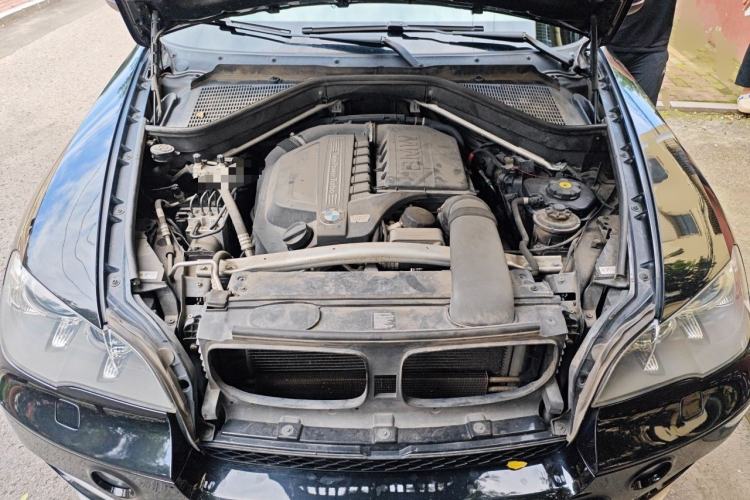 Used BMW X5 2013 xDrive35i Leading Model Engine Bay