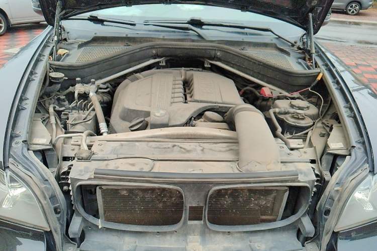 Used BMW X5  Engine Bay