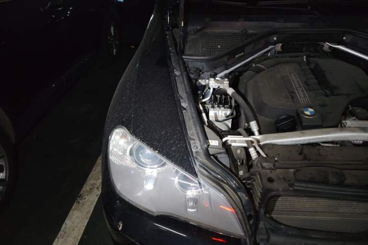 Used BMW X5 2013 xDrive35i Middle East version Engine Bay Right