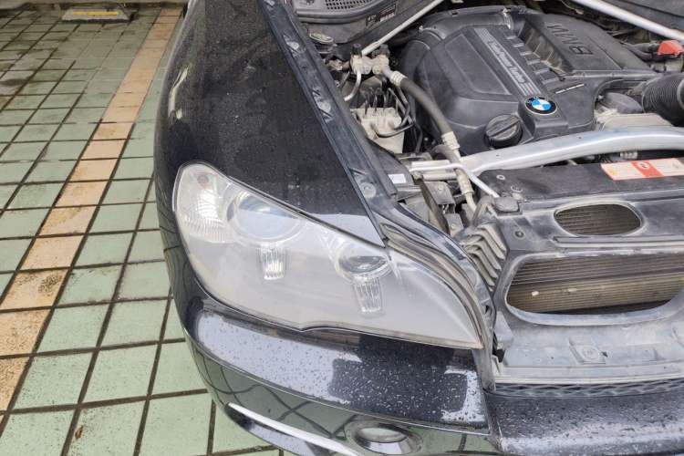 Used BMW X5 2013 xDrive35i U.S. specification Engine Bay Right