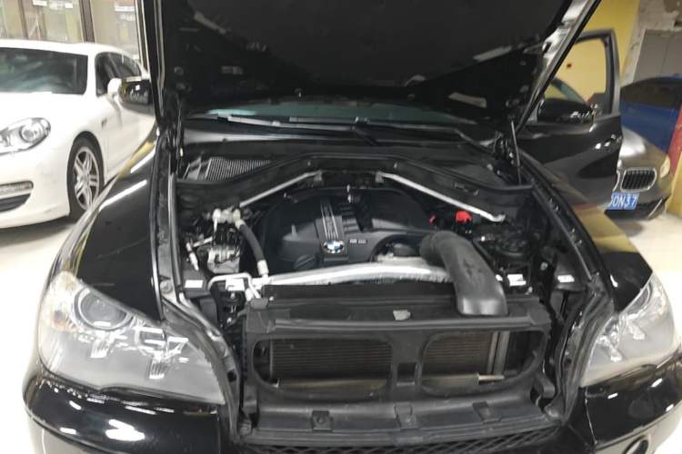 Used BMW X5  Engine Bay Right