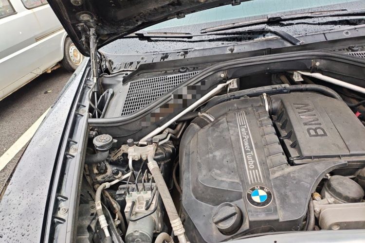 Used BMW X5 2013 xDrive35i Leading Model Engine Bay Right