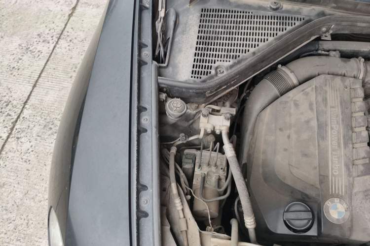 Used BMW X5  Engine Bay Right