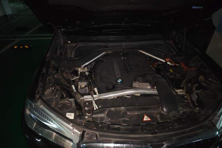 Used BMW X5 2013 xDrive35i Leading Model Engine Bay Right