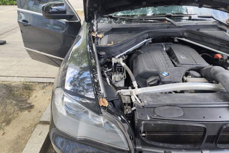 Used BMW X5 2013 xDrive35i Leading Model Engine Bay Right