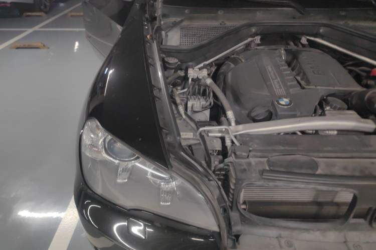 Used BMW X5 2013 xDrive35i Luxury Edition Engine Bay Right