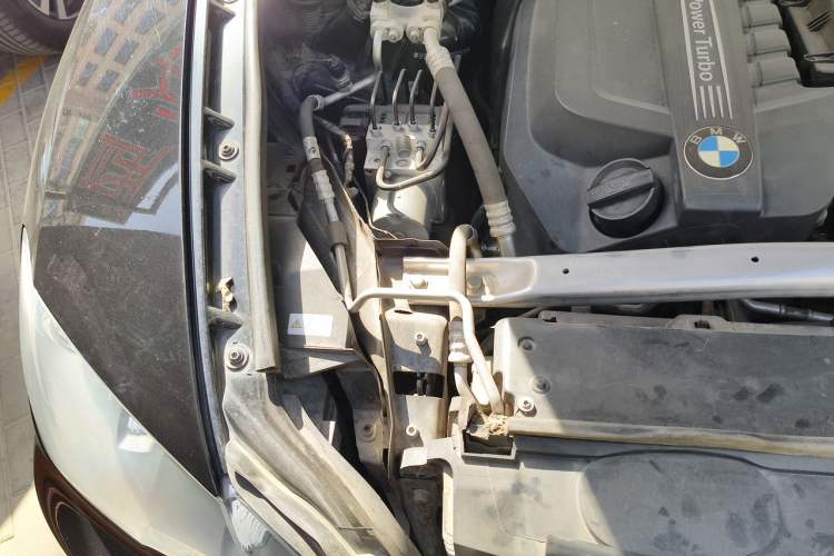 Used BMW X5 2013 xDrive35i Leading Model Engine Bay Right